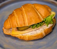 Круассан с индейкой