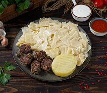 Хинкал тонкий с сушеной колбасой