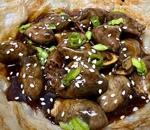 Куриные сердечки гриль, лепешка Роти, соус терияки