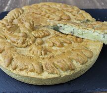 Пирог с картофелем и грибами маленький
