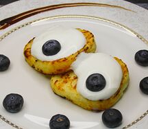 Сырники со сметаной