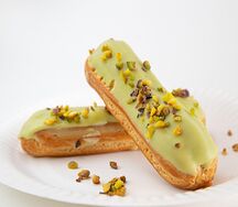 Эклер фисташковый