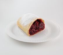 Штрудель с вишней