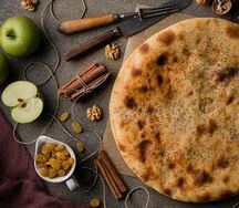 Осетинский пирог с яблоком и корицей