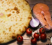 Осетинский пирог с рыбой, сыром и зеленью