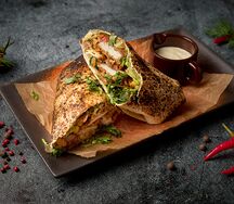 Буррито с цыпленком BBQ