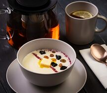 Овсяная каша с яблоками и джемом