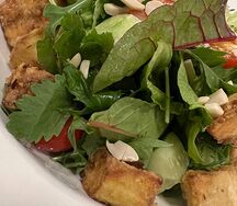 Салат с хрустящими баклажанами