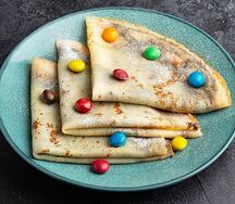 Блины с Nutella и M&Ms