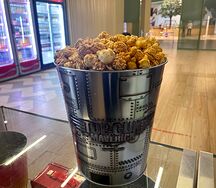Попкорн карамельный в жестяном ведре
