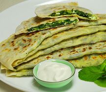 Кутабы с зеленью и сыром