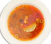 Солянка мясная сборная со сметаной
