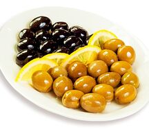 Маслины и оливки с лимоном