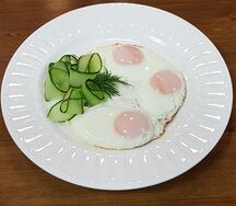 Яичница классическая
