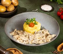 Бефстроганов с картофельным пюре