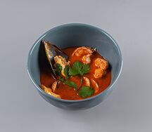 Том ям с морепродуктами