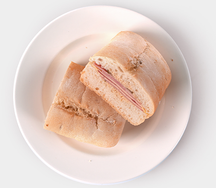 Чиабатта с ветчиной, сыром и итальянским соусом