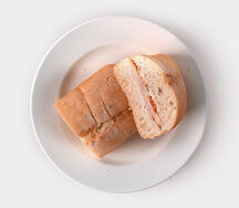 Чиабатта с индейкой, печеным перцем и соусом айоли