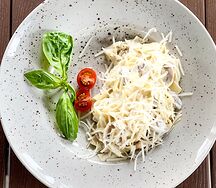 Фетучини с курицей и грибами