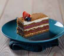 Пирожное Медовик