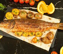 Сибас средиземноморский с картофелем беби на мангале