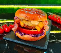 Лысый бро с телятиной 