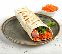 Хот-дог в лаваше с охотничьей колбаской