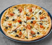 Пицца с лососем и креветками