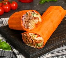 Шаурма классическая в сырном лаваше