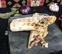 Шаурма на углях со свининой