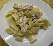 Феттуччине с белыми грибами и курицей