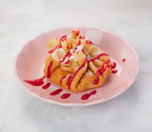 Блин творожный с клубникой