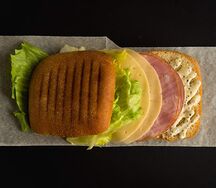 Сэндвич с ветчиной и сыром