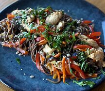 Гречневая лапша с курицей