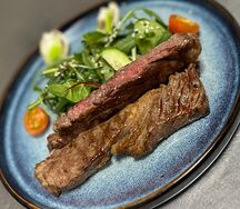 Стейк из мраморной говядины