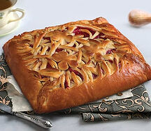 Пирог с малиной и творожно-сливочным сыром