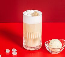 Латте Банановое мороженое с соленой карамелью