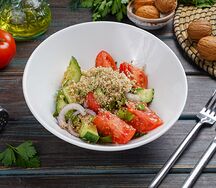 Овощной салат по-грузински с орехами