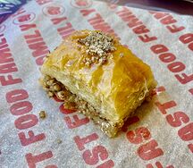 Турецкая пахлава с грецким орехом