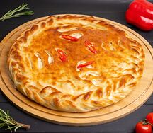 Осетинский пирог с курицей, сыром и грибами