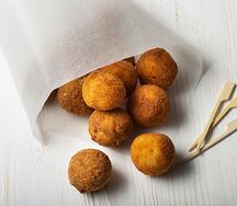 Сырные шарики с халапеньо