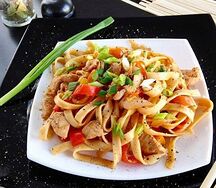 Чили удон с курицей