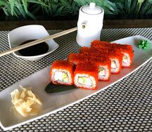 Ролл Калифорния с крабом