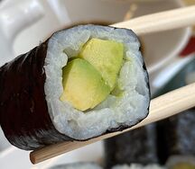 Мини-роллы с авокадо