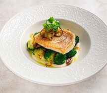 Палтус с брокколи и кремом из пармезана