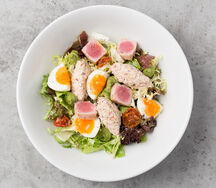 Салат с тунцом