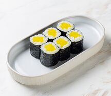 Маки с дайконом