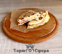 Тортилья с яйцом, ветчиной и сыром