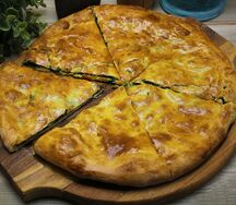 Хачапури со шпинатом и сыром