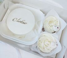 Бенто торт Люблю и 2 капкейка